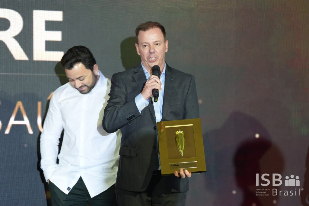 Discurso de agradecimento da BrasCare com o troféu